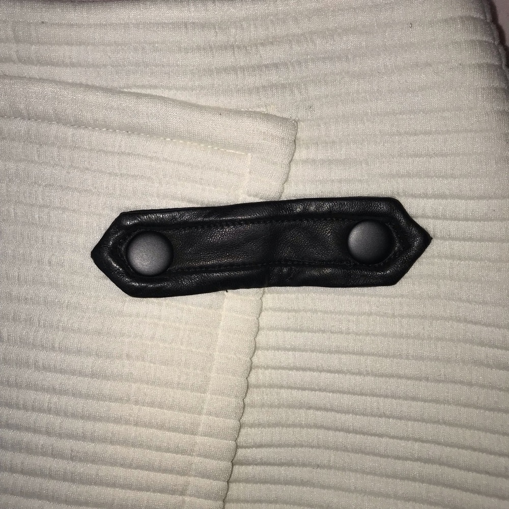 SOLD ALice & Olivia Lennon Crossover Angled Skirt - Picture 5 of 7